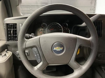 2025 Chevrolet Express Passenger 3500 1LT