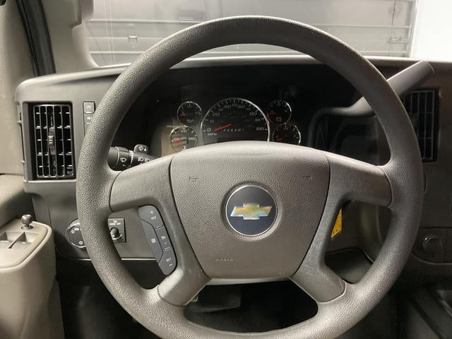 2025 Chevrolet Express Passenger 3500 1LT