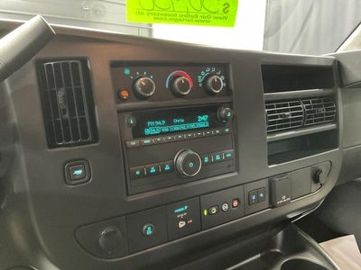 2025 Chevrolet Express Passenger 3500 1LT