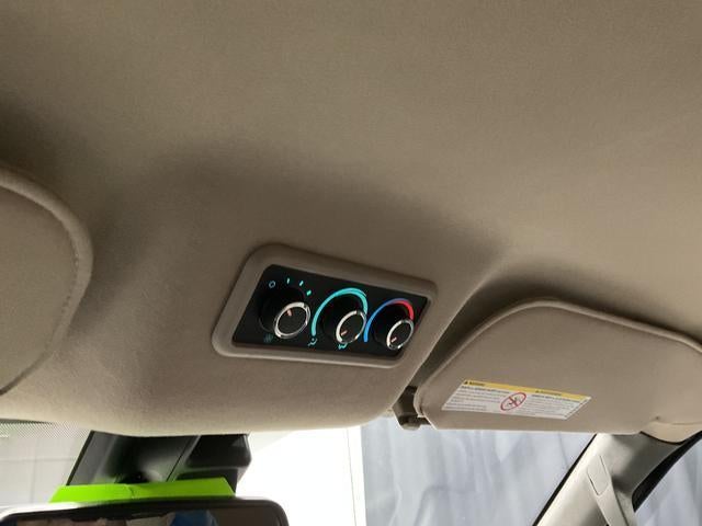 2025 Chevrolet Express Passenger 3500 1LT