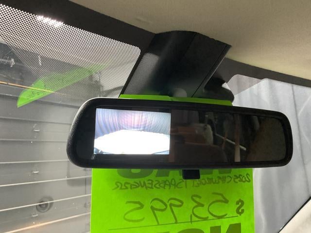 2025 Chevrolet Express Passenger 3500 1LT