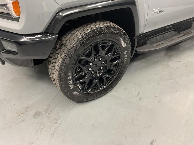 Used 2024 GMC HUMMER EV 2X with VIN 1GKB0NDE8RU107299 for sale in Rittman, OH