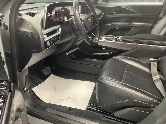 2024 Cadillac LYRIQ Luxury 1