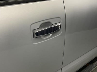 2020 Nissan Titan SV