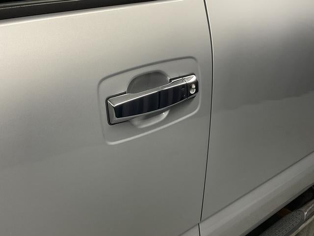 2020 Nissan Titan SV