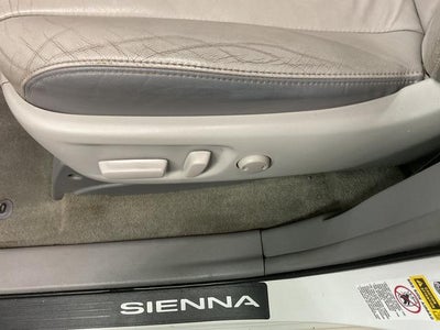 2013 Toyota Sienna XLE AAS