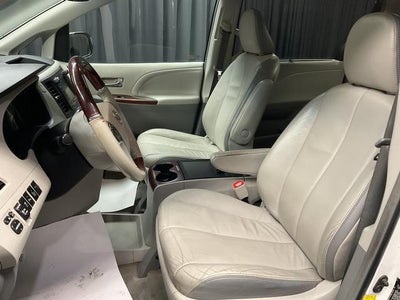 2013 Toyota Sienna XLE AAS