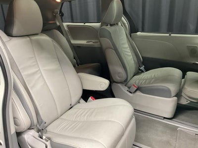 2013 Toyota Sienna XLE AAS