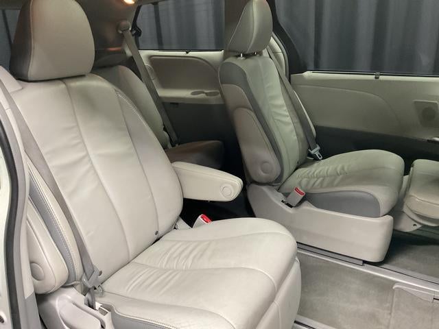 2013 Toyota Sienna XLE AAS