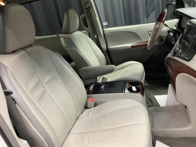 2013 Toyota Sienna XLE AAS