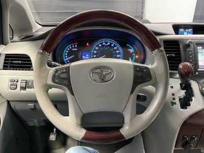 2013 Toyota Sienna XLE AAS