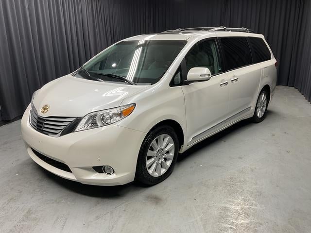 Used 2013 Toyota Sienna Limited with VIN 5TDYK3DC4DS329905 for sale in Rittman, OH