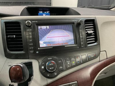 2013 Toyota Sienna XLE AAS