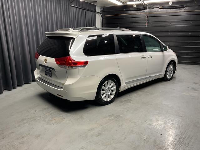 2013 Toyota Sienna XLE AAS