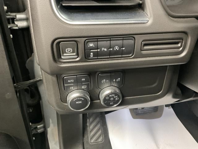 2023 GMC Yukon SLE