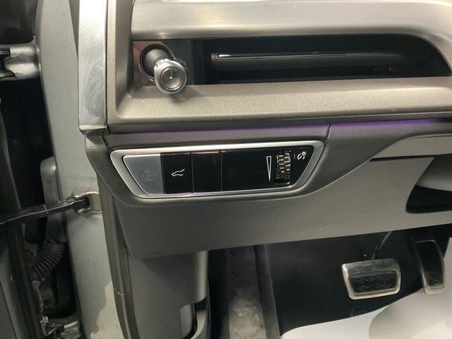 2026 Cadillac VISTIQ Sport - Photo 11