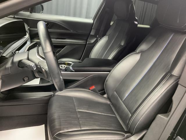 2024 Cadillac LYRIQ Luxury 1