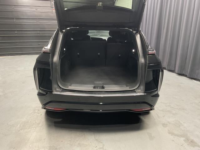 2024 Cadillac LYRIQ Luxury 1