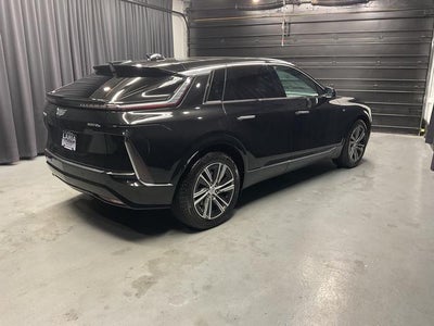 2024 Cadillac LYRIQ Luxury 1