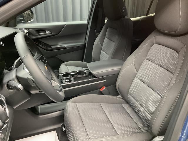 2027 Chevrolet Equinox LT - Photo 11
